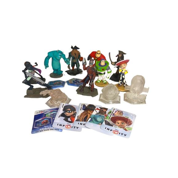 Lot of 10 Disney Pixar Infinity Figurines with 2 Game Discs - Picture 2 of 9